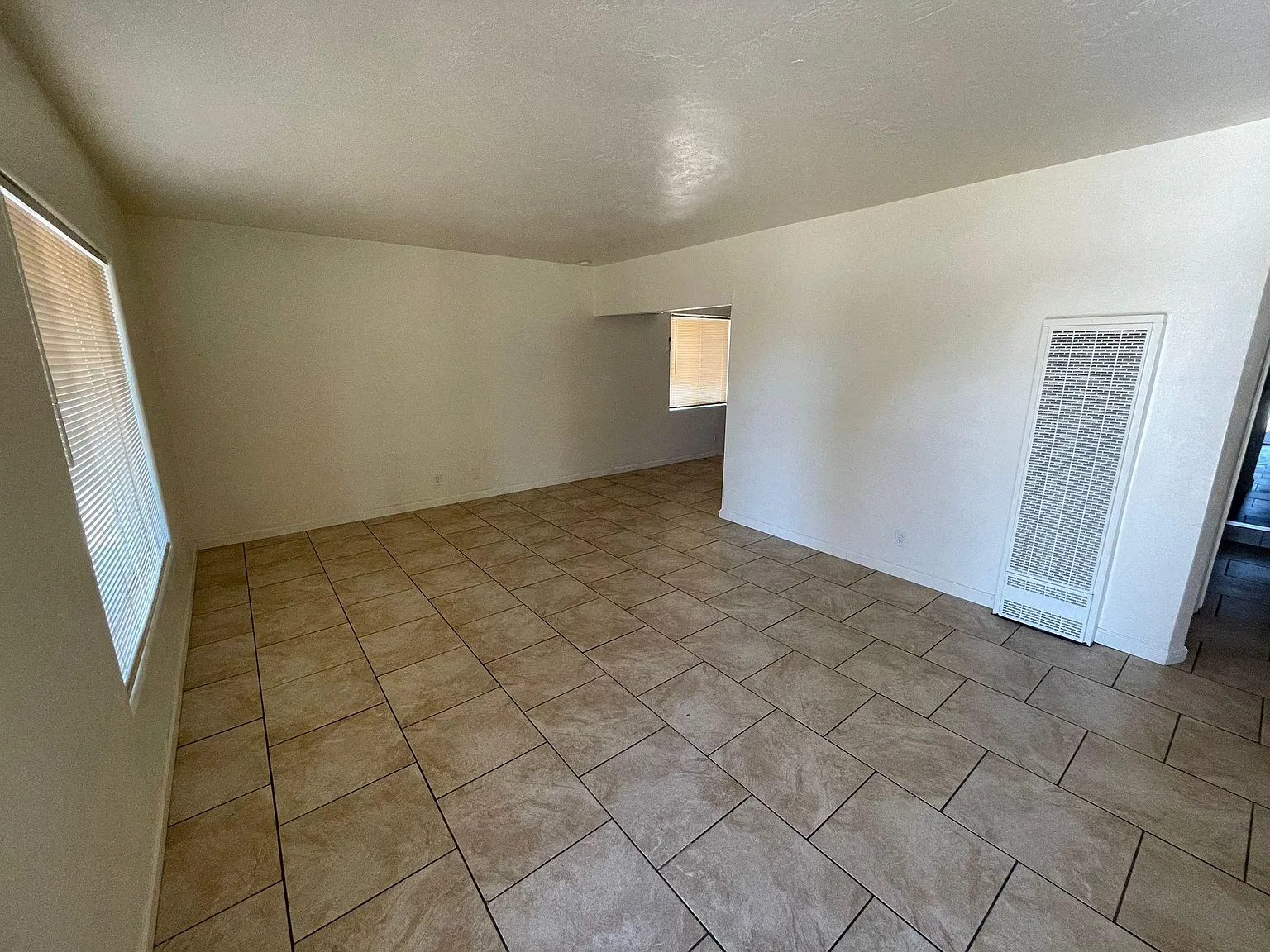 2 bed, 1016 sqft, $1,200 — Photo 4