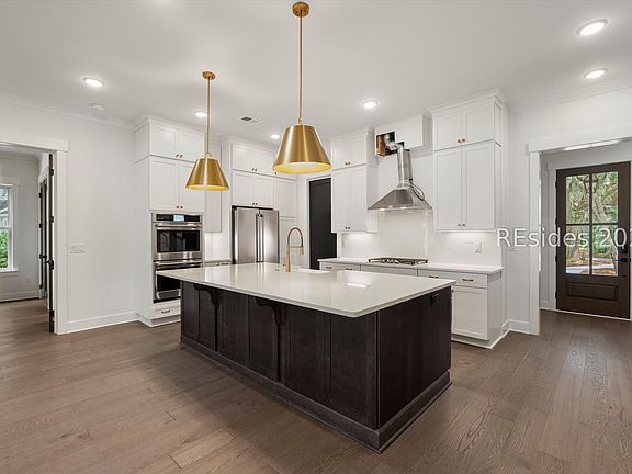 5th image of 25 Millers Pond Dr