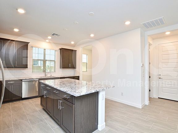 5th image of 1078 E Sabino Dr