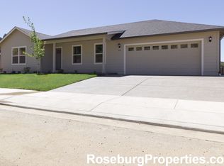 995 Forest Heights St, Sutherlin, OR 97479