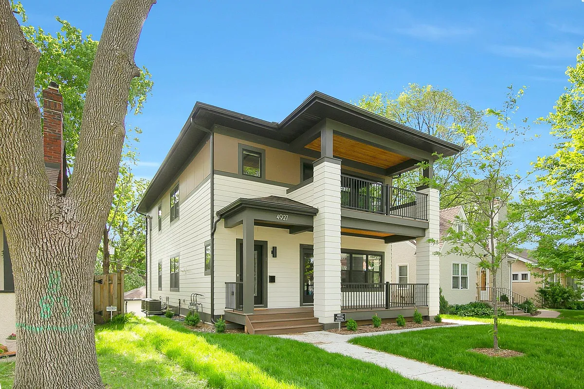 Building Photo - 4927 Ewing Ave S #3