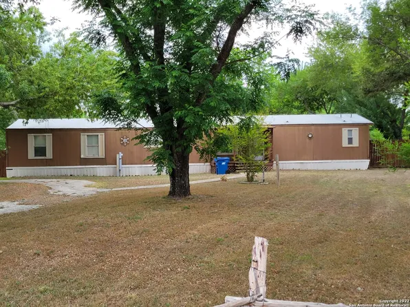 15848 HEIDELBERG, LaCoste, TX 78039