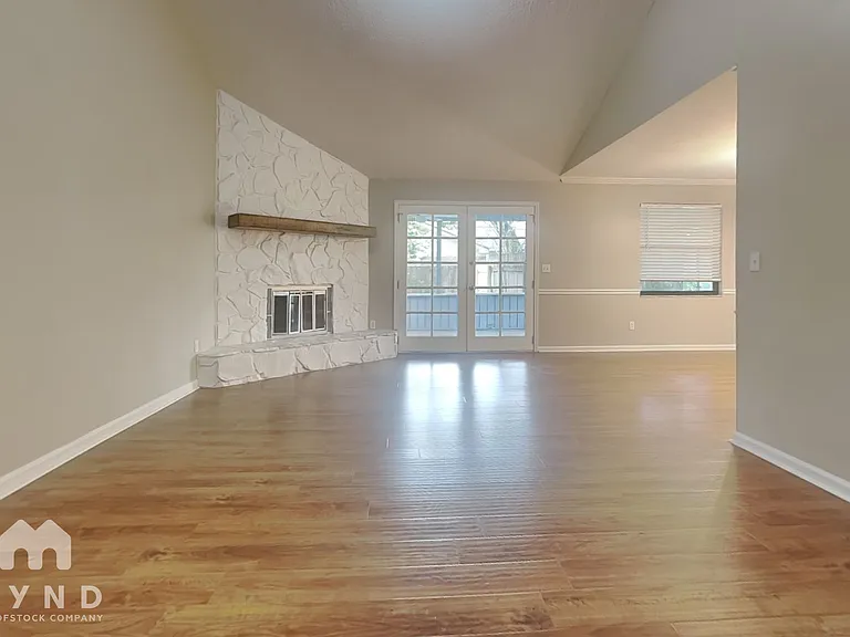 3315 Blackfoot Trl S — Photo 6