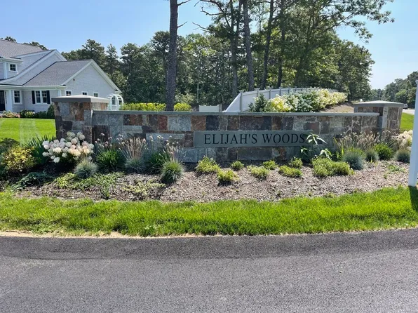 10 Lucy Ln, Harwich, MA 02645