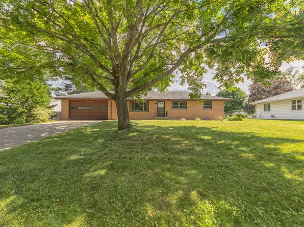 1502 Applecroft Ave, Portage, MI 49002
