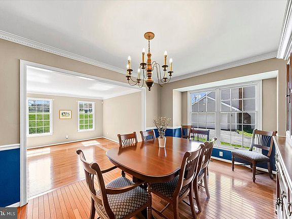4th image of 311 Bolton Ln