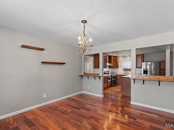 5th image of 14 Blackstone Ct