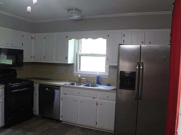 4th image of 3872 English Oak Dr