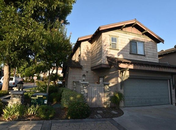 2nd image of 1201 S Magnolia Ave