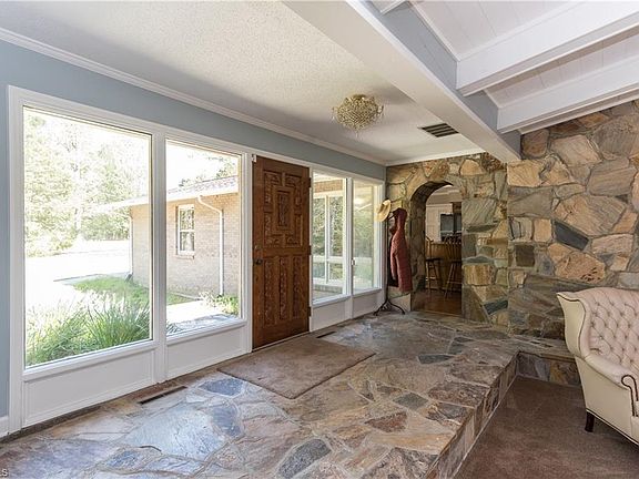 5th image of 2498 Brucewood Rd