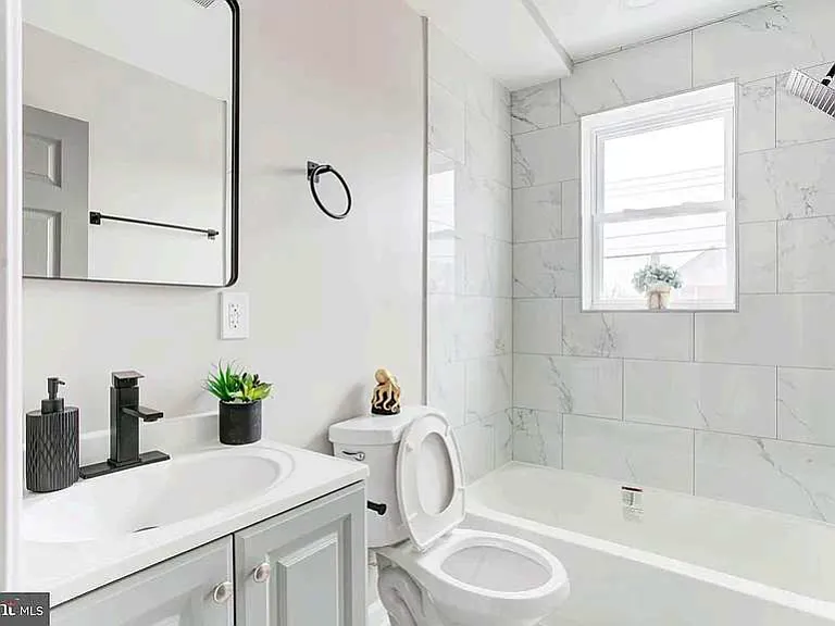 1012 Elton Ave #1 — Photo 2
