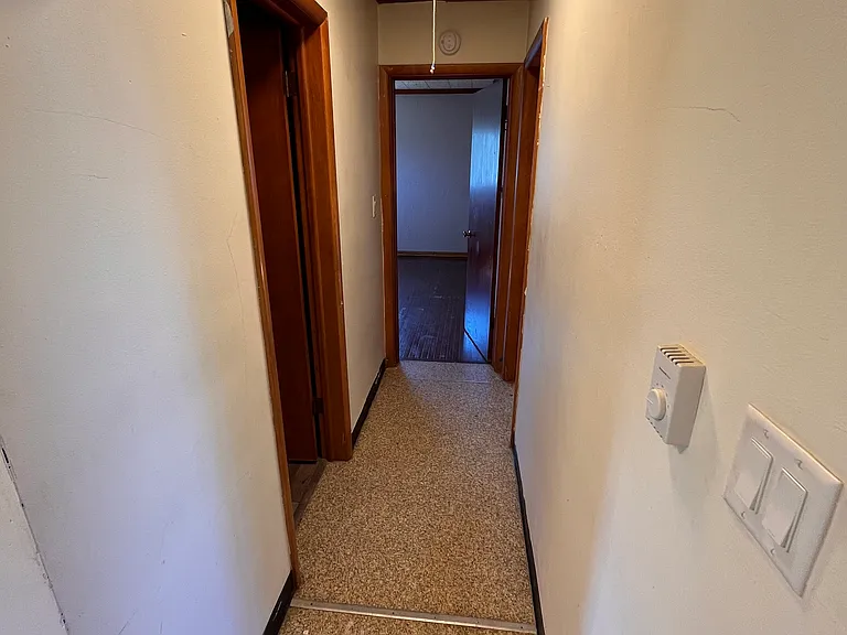 2803 Queen St — Photo 15