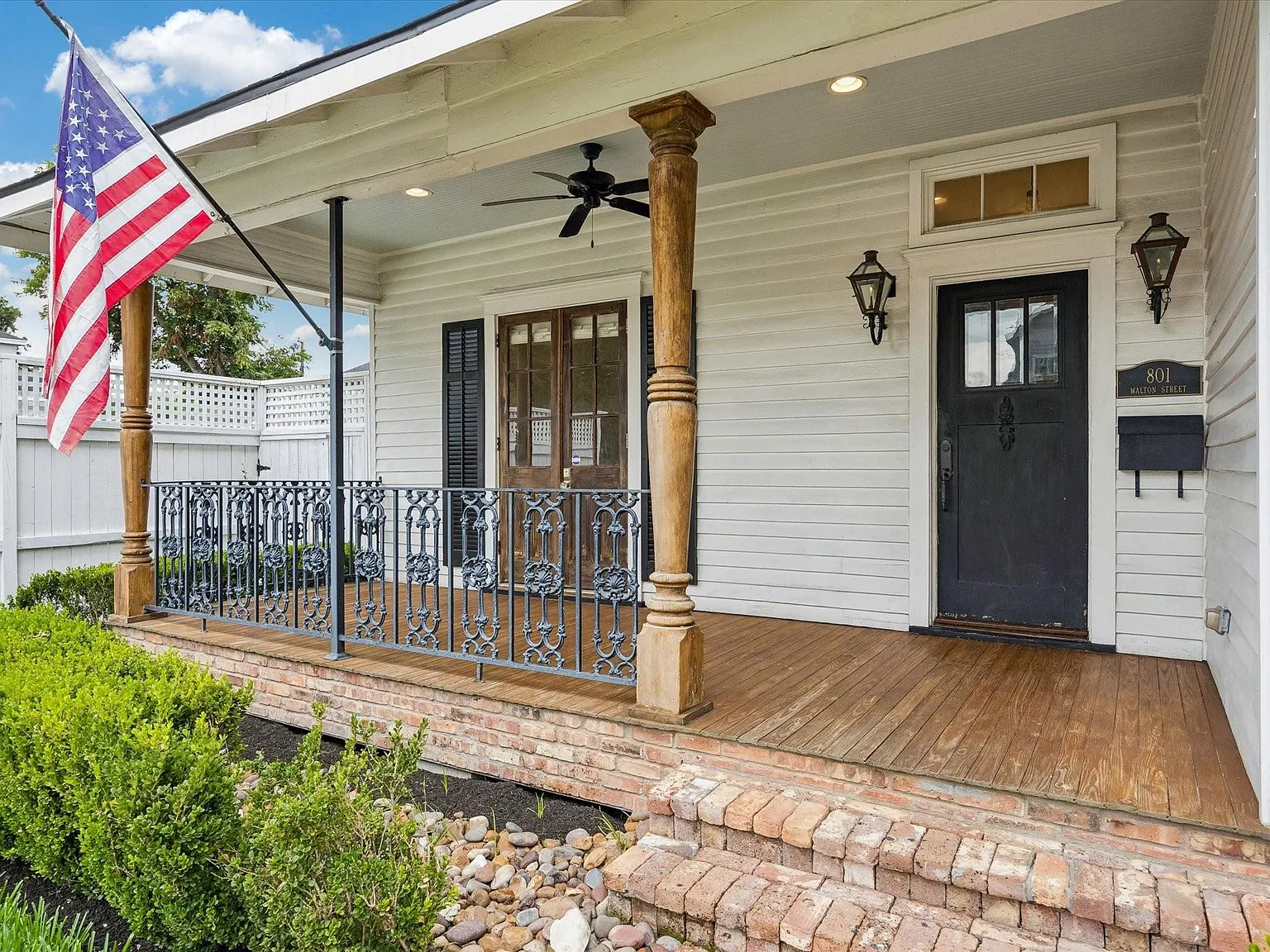 3 bed, 2.0 bath, 1498 sqft, $3,500 — Photo 3
