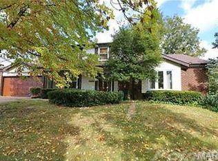 2002 Schoettler Valley Dr, Chesterfield, MO 63017