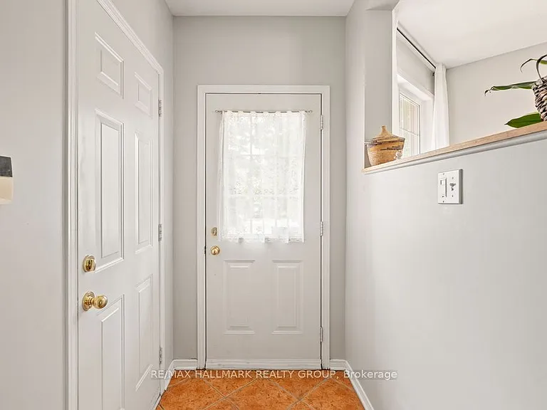 113 Carwood Cir — Photo 2