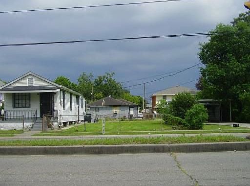 2nd image of 1518 Pace Blvd