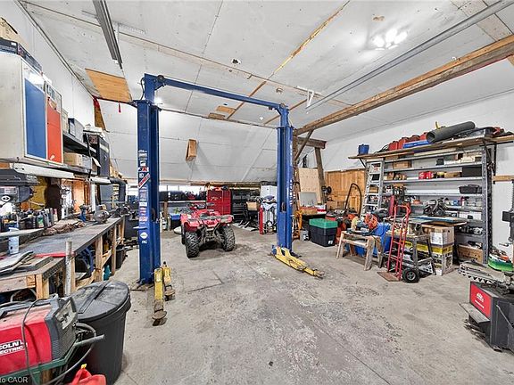 4th image of 984 Cheapside Rd