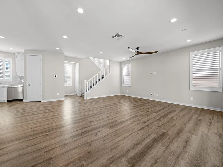16205 Camden Cir — Photo 18