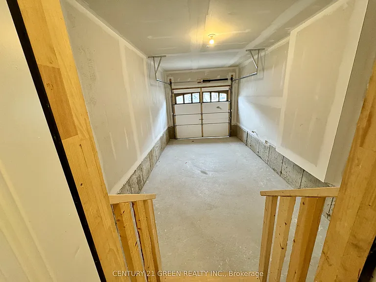 183 Broadacre Dr — Photo 9