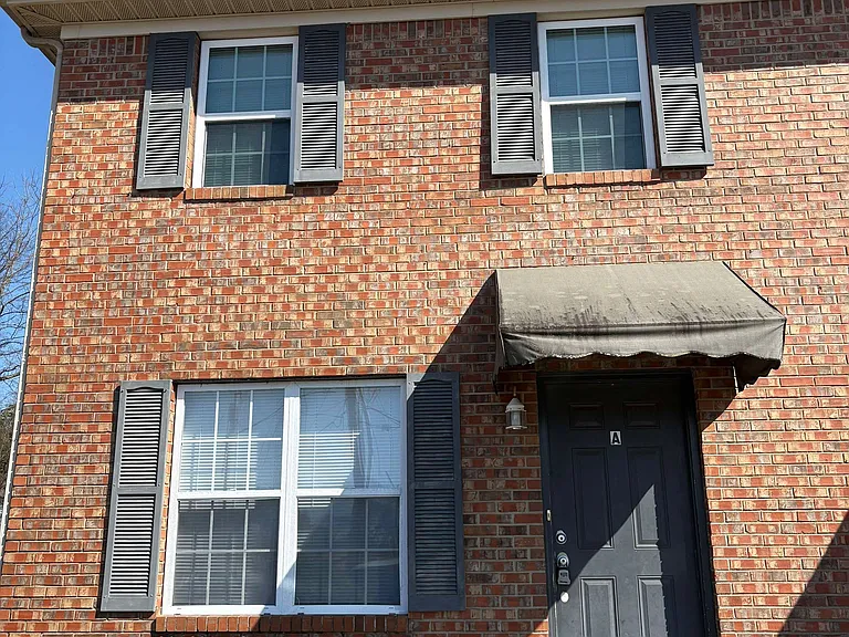 594 Lost Cir #A — Photo 1