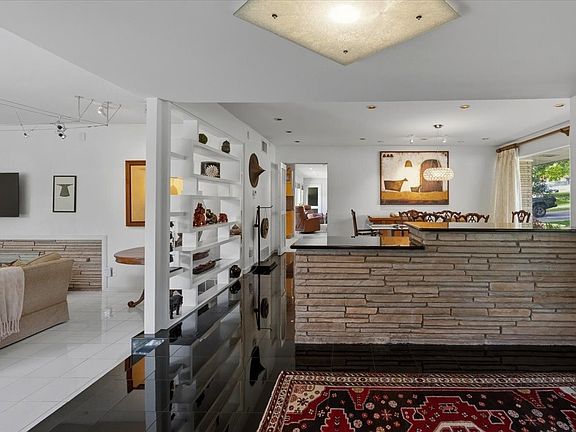 2nd image of 3601 Encanto Dr