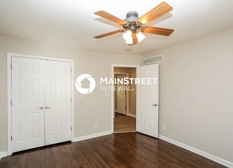 410 N Eugene Field Rd — Photo 12