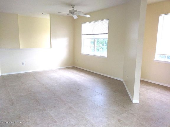 4th image of 5673 Star Rush Dr APT 201
