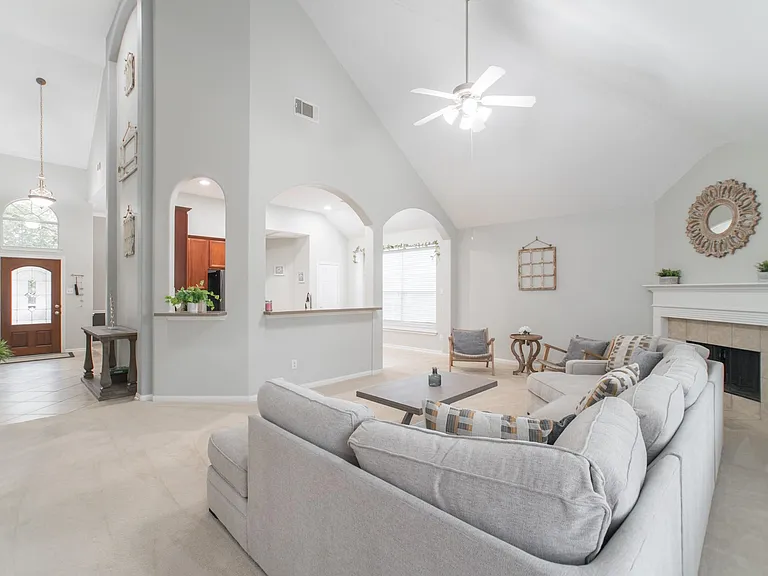 27 Gilmore Grove Pl — Photo 10