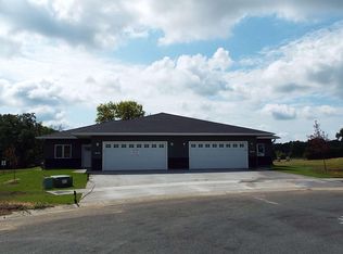 442 Tee Box Ln NE, Stewartville, MN 55976