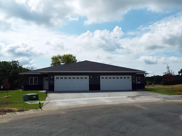 442 Tee Box Ln NE, Stewartville, MN 55976