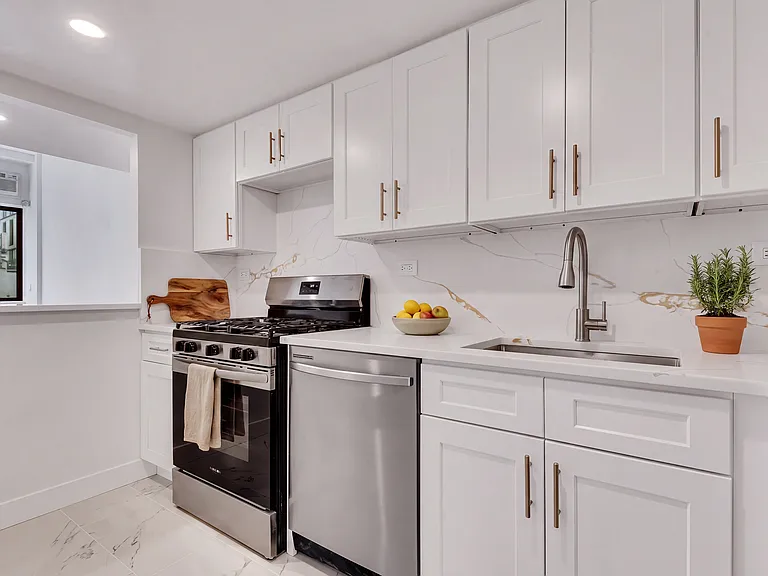 372 5th Ave #7H — Photo 4
