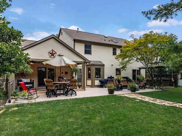 8185 Linden Leaf Cir, Columbus, OH 43235
