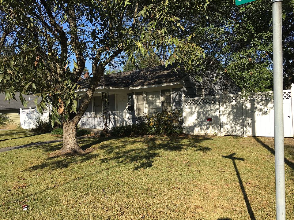 Corner lot