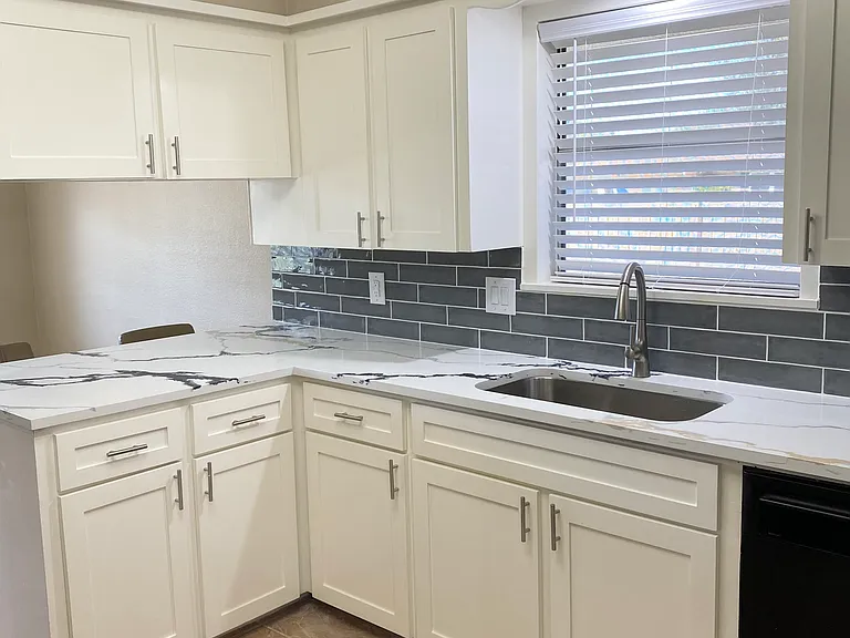 741 Willowick Dr — Photo 8