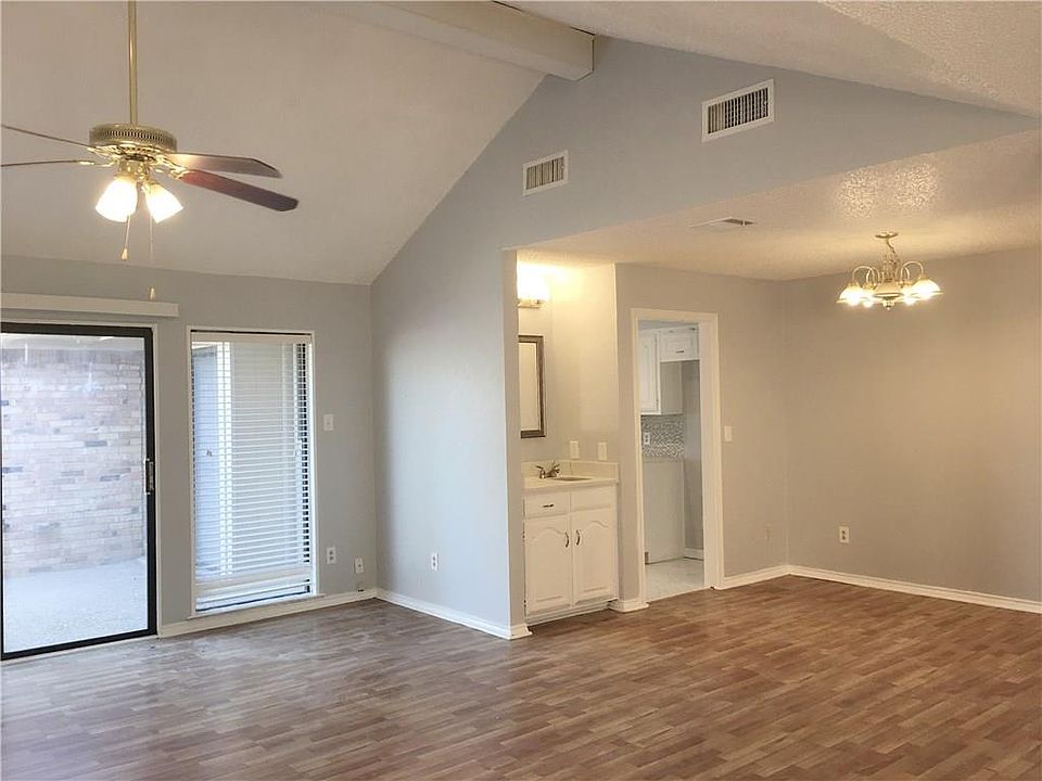 1st image of 1111 Wimbledon Ln
