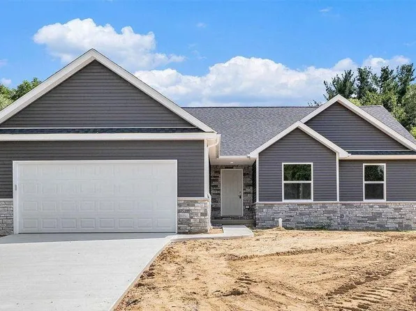 2446 Whisper Ridge Dr, Burton, MI 48509