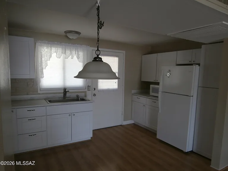 133 S Paseo Pena — Photo 9