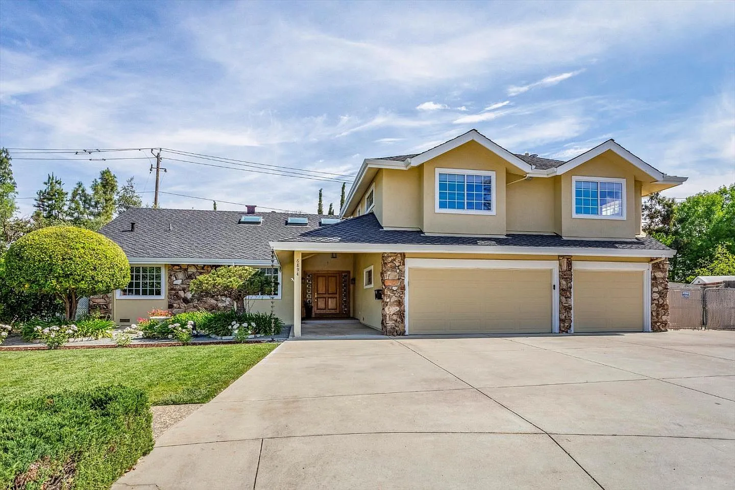 6894 Serenity Ct photo 1