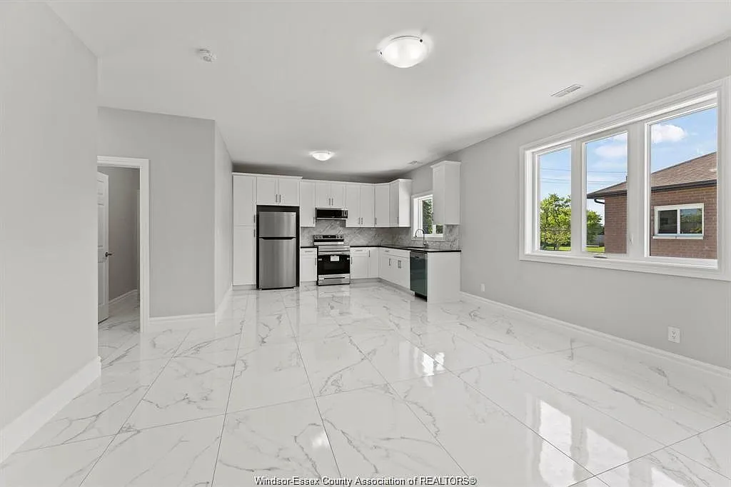 Building Photo - 2280 Daytona Ave #D