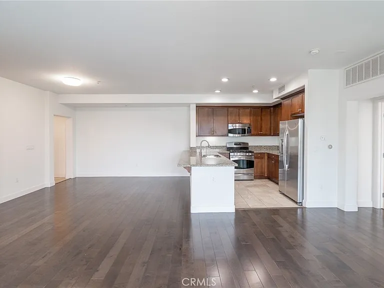 629 Traction Ave #635 — Photo 17