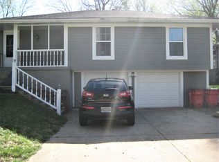 312 SE Gingerbread Ln, Blue Springs, MO 64014
