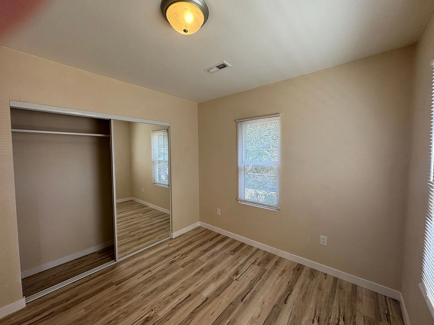 Non-refundable and security deposit total: $1300 — Photo 3
