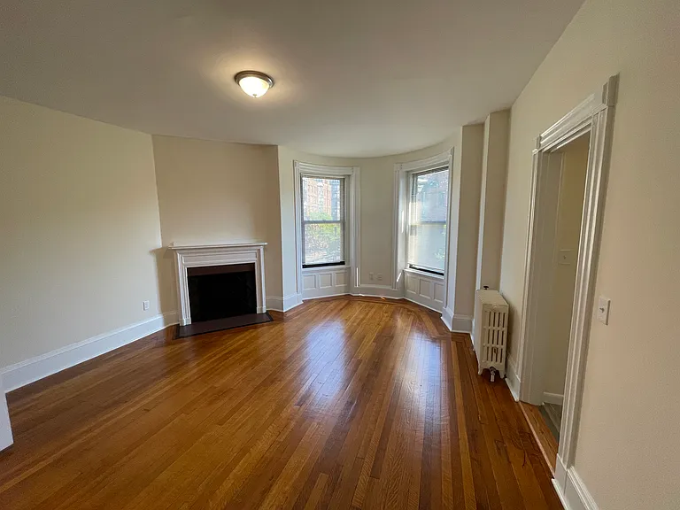 504 Beacon St — Photo 1