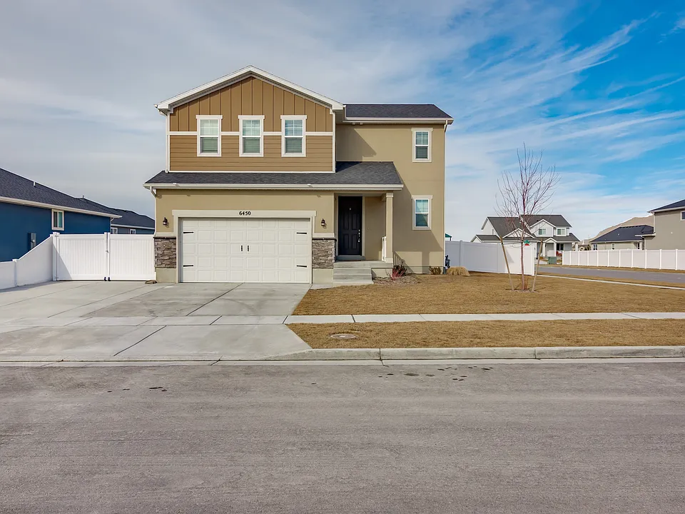 6450 Black Ridge Dr