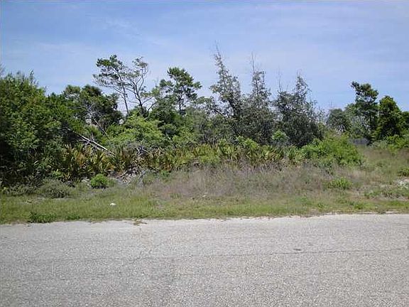 4th image of 7464 N Shores Dr