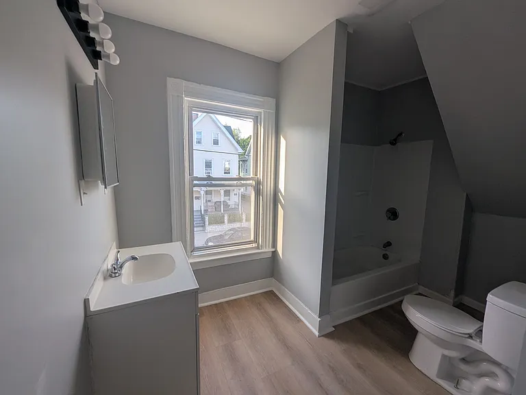 295 Lloyd St #2 — Photo 4