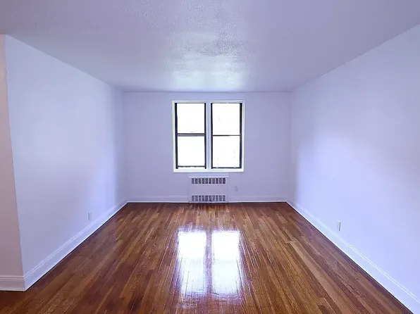 208-84 Grand Central Pkwy #3D, Queens Village, NY 11427