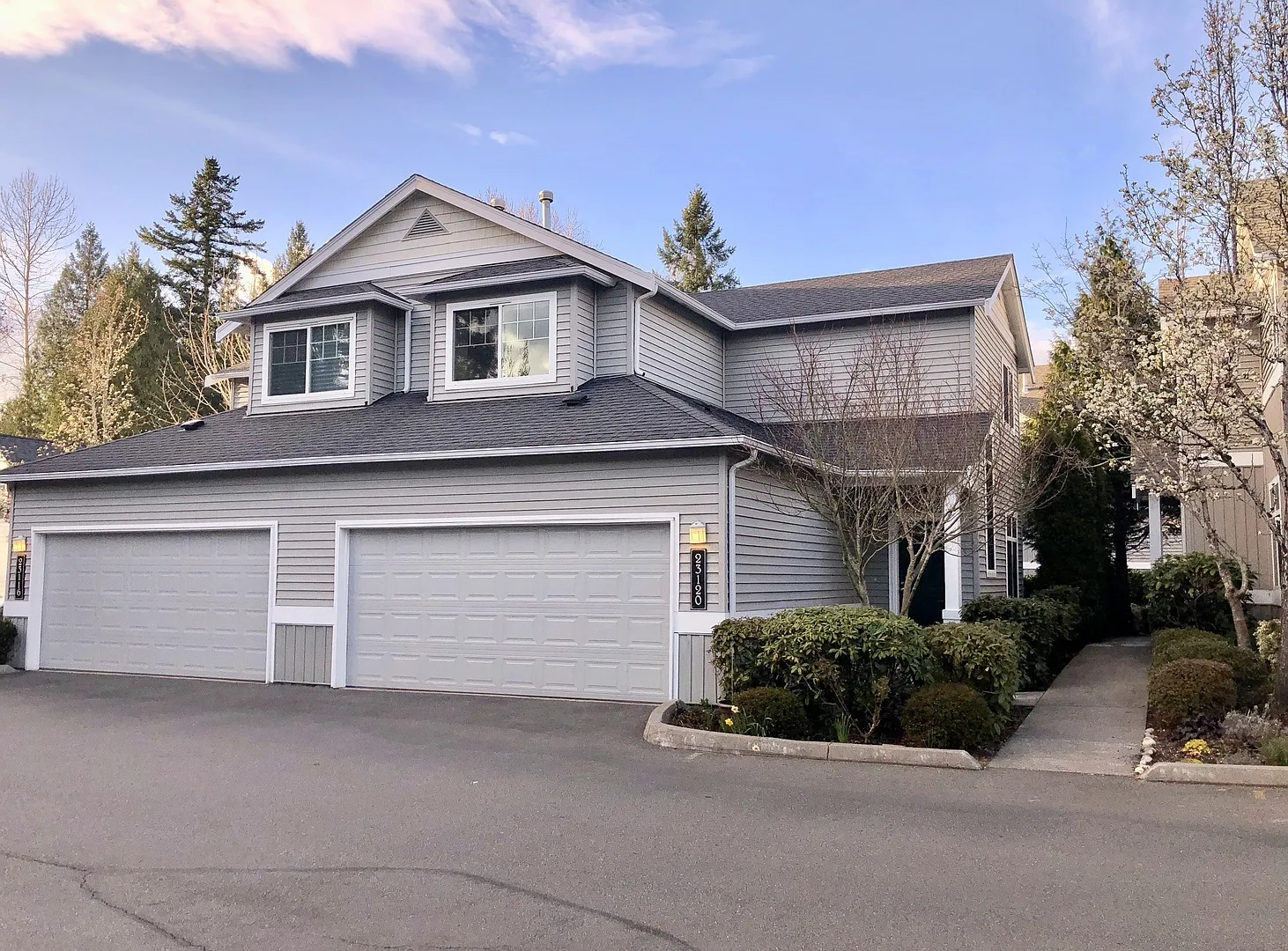 Sammamish Townhouse — Photo 1