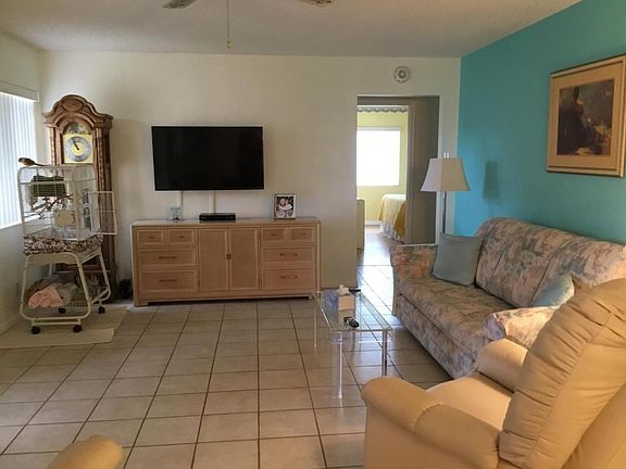 2nd image of 407 Pine Glen Ln APT C-2