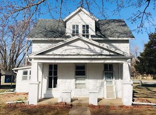 229 N 7th St, Sterling, KS 67579